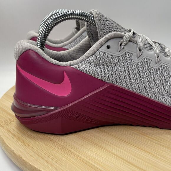 Nike Metcon 5 Women's Size 10 Cross Training Shoes Grey Berry Pink AO2982-061 - Picture 2 of 16